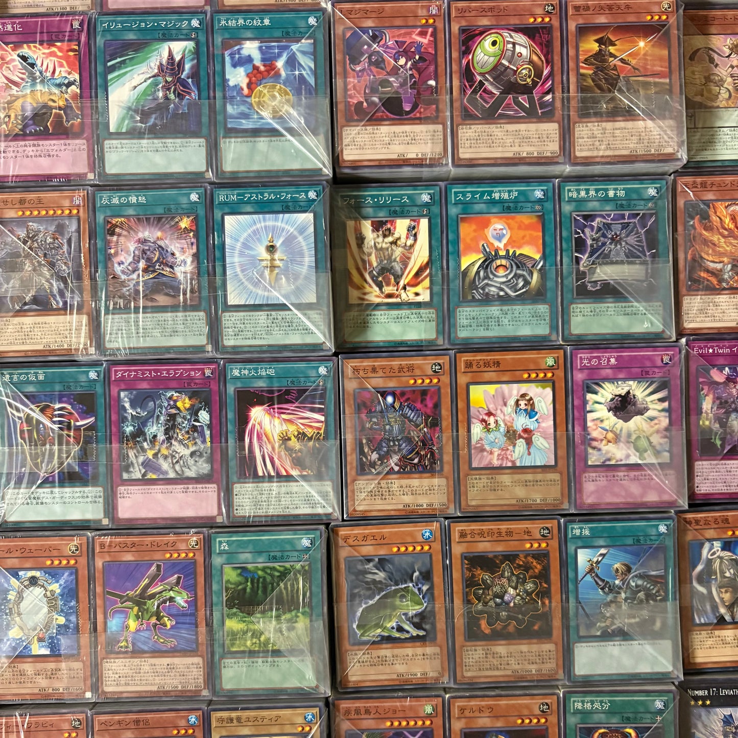 Yu-Gi-Oh! Trading Card　13,000 sheets in one box